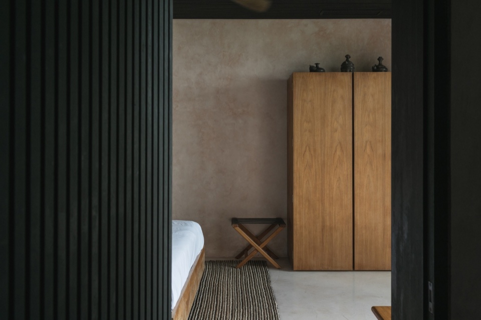 V HOUSE Atelier Alejandro Borrego
