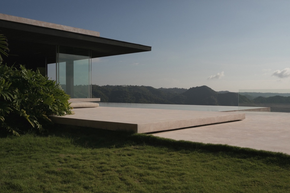 V HOUSE Atelier Alejandro Borrego