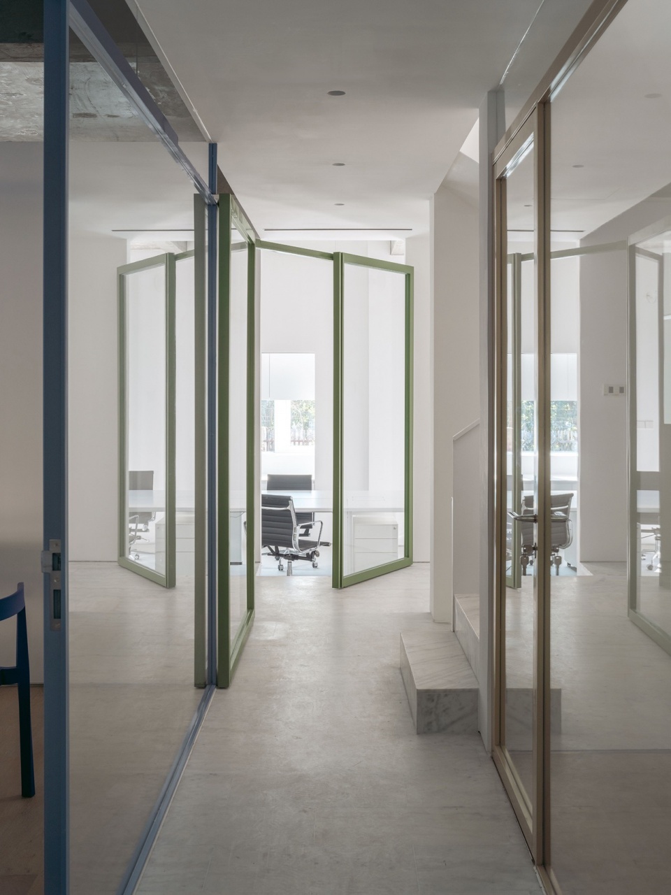 1F office corridor hongqing office renovation by atelier siyu