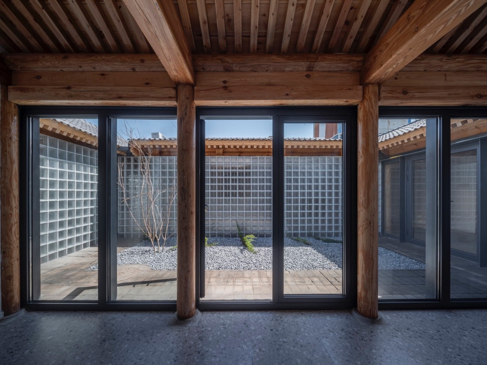 west wing house photograph by Jin Weiqi
