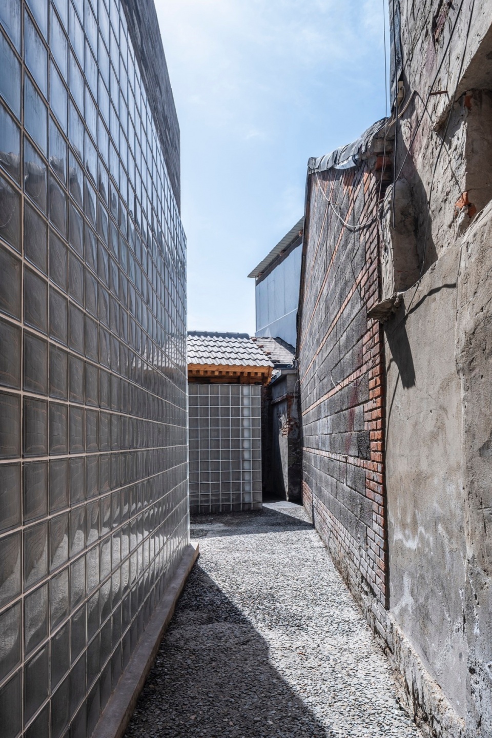 yard entrance photograph by Jin Weiqi