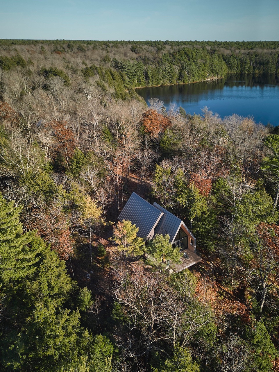 Bunkie On The Hill by Dubbeldam Architecture Design
