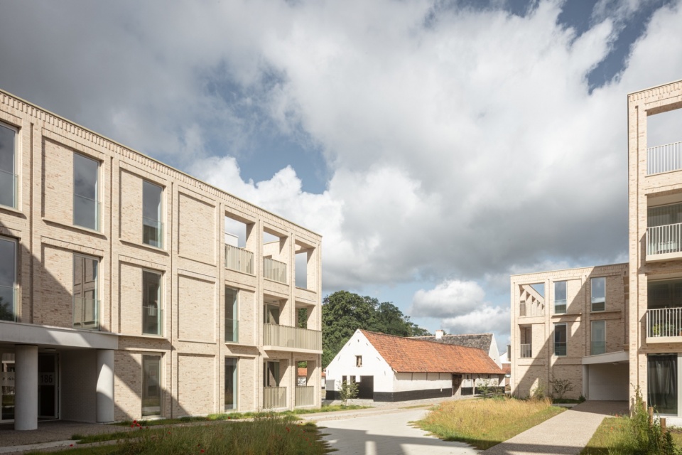 Hutsepotstraat 54 apartments by WE S architects