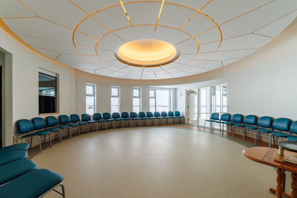 new isuarsivik regional recovery centre by evoq architecture