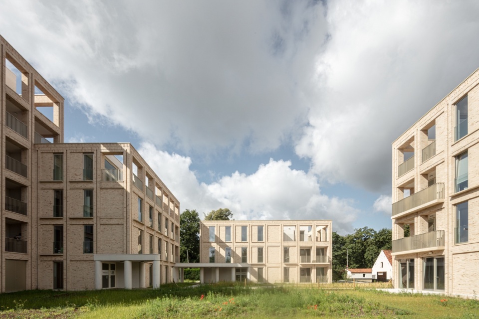 Hutsepotstraat 54 apartments by WE S architects