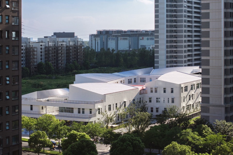 sky castle kindergarten by soft build architects