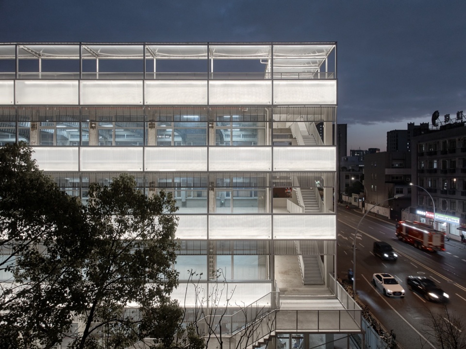 Renovation of Shanghai Relay Factory by HCCH Studio
