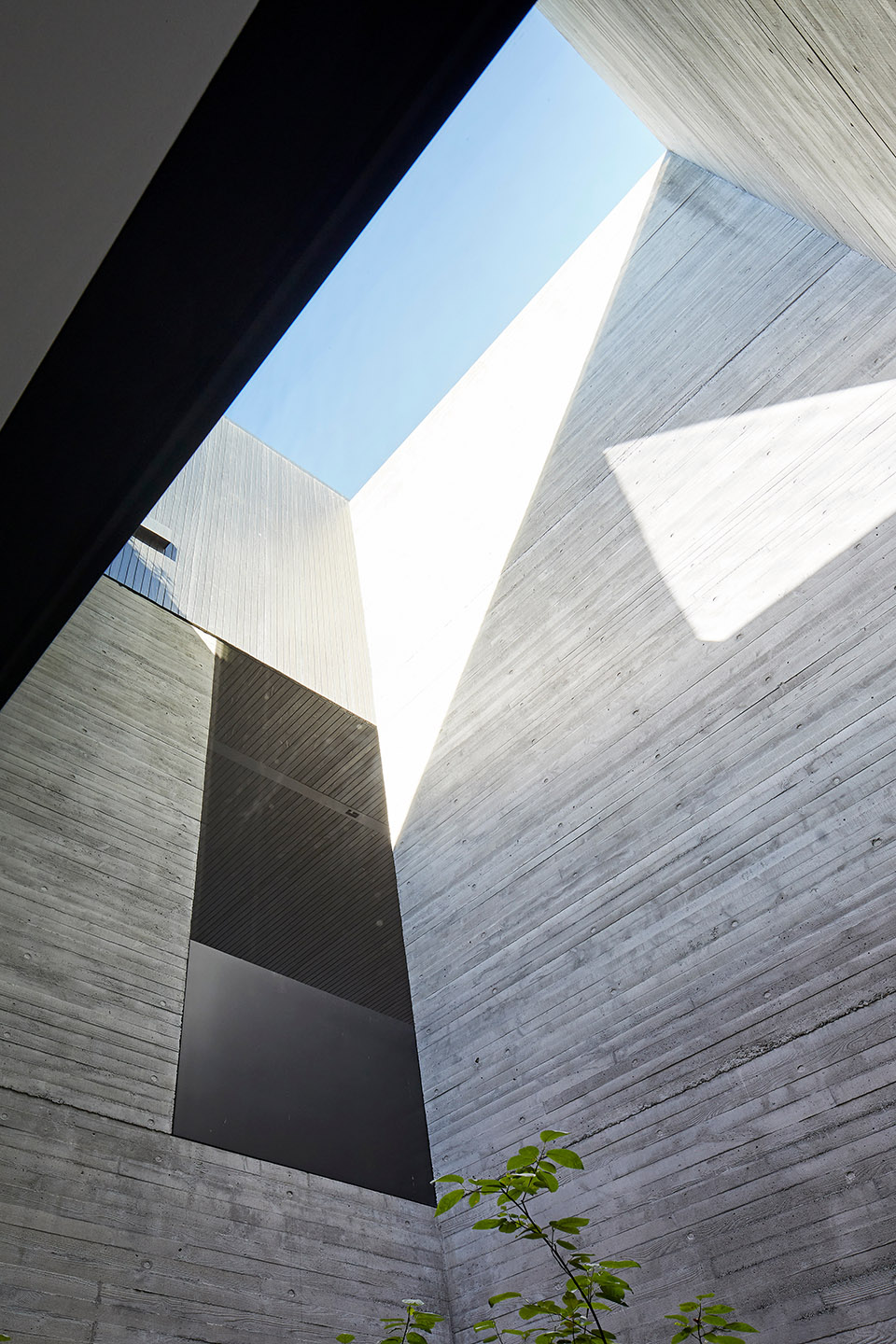 liminal house by mcleod bovell