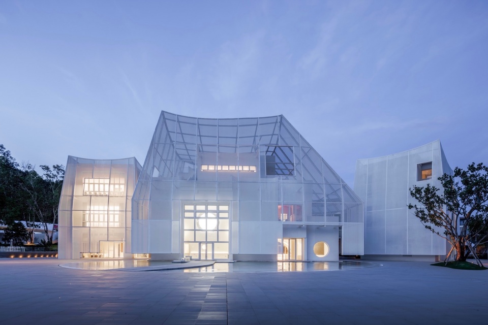 Flickering Peak CP SUN RIVER Art Gallery by Wutopia Lab