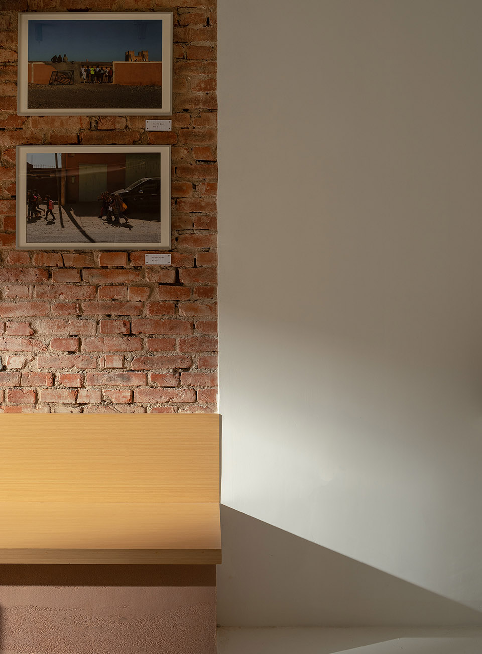 mirror coffee shop by nanjing ziquan architectural design