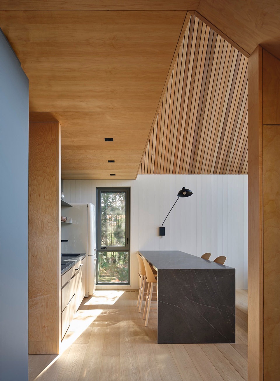 Bunkie On The Hill by Dubbeldam Architecture Design