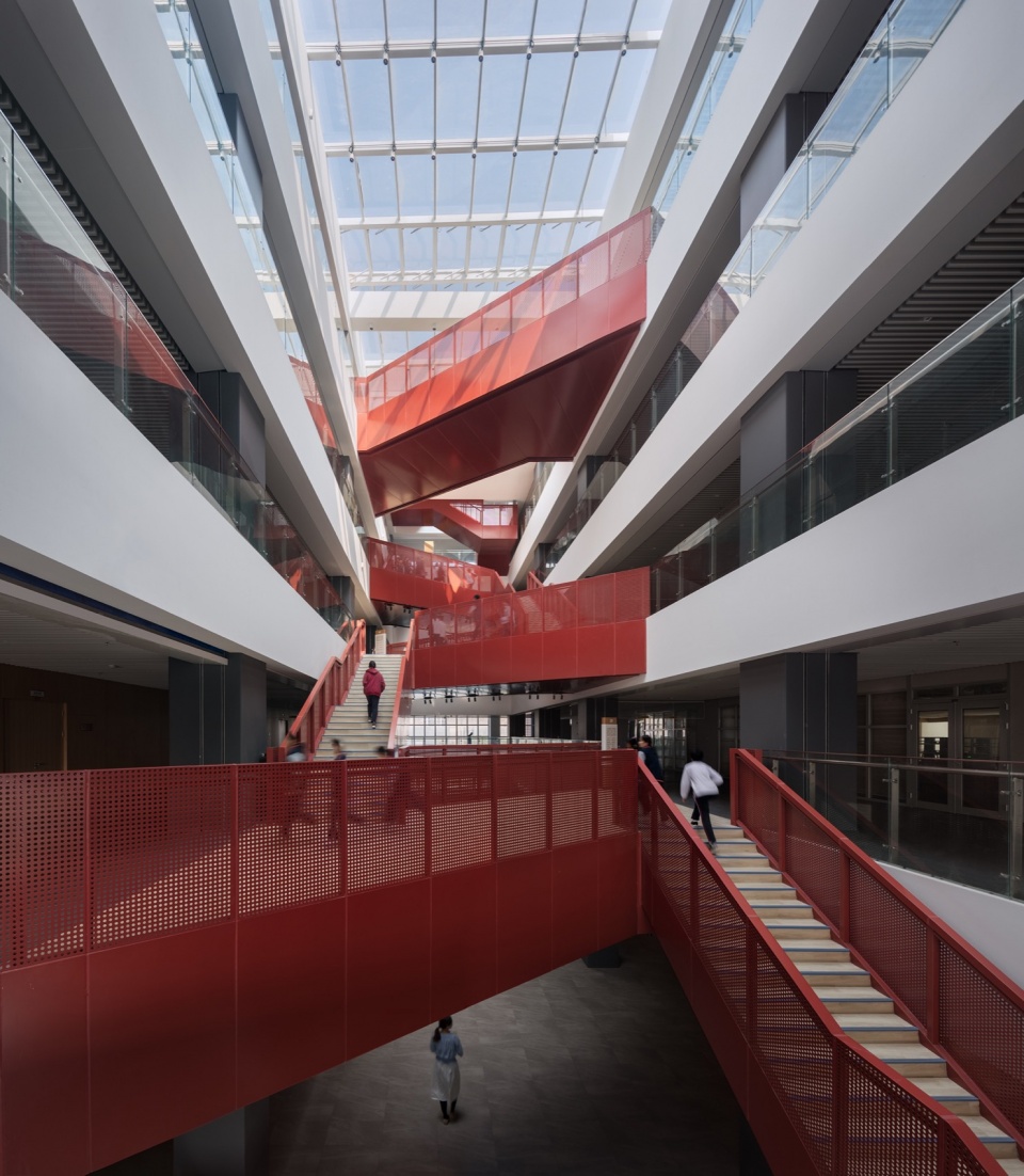 East Shanghai High School Senior Division by c d Design Center hca