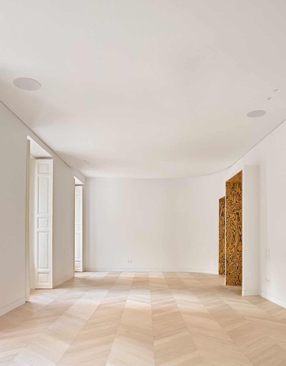 casamilc by lucas y hernandez gil arquitectos