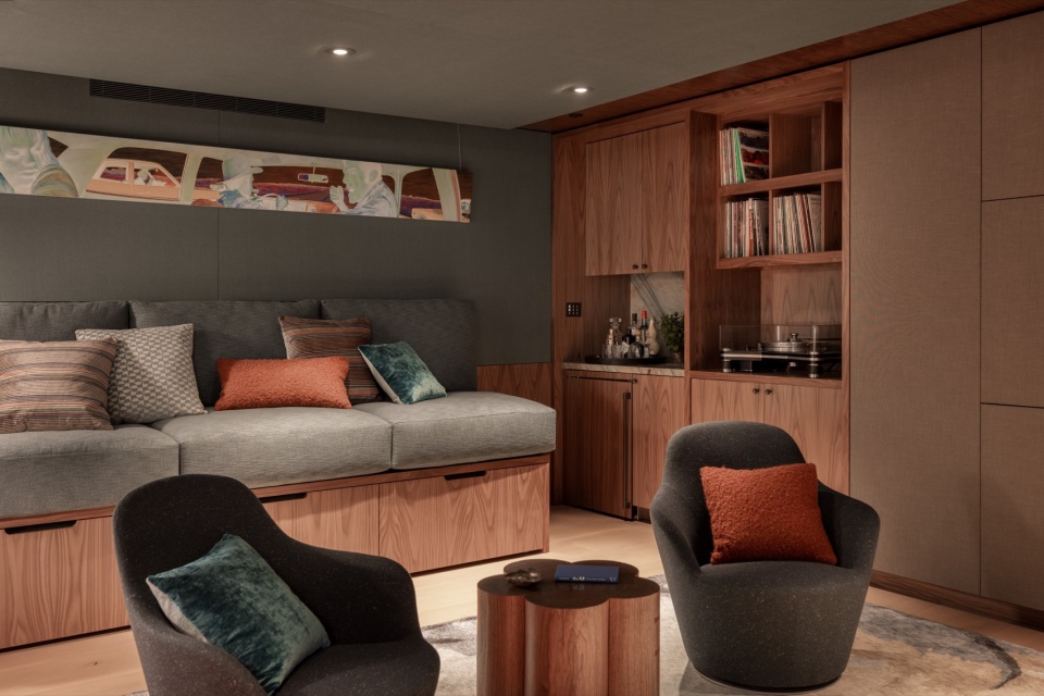 house aspetto by medium plenty