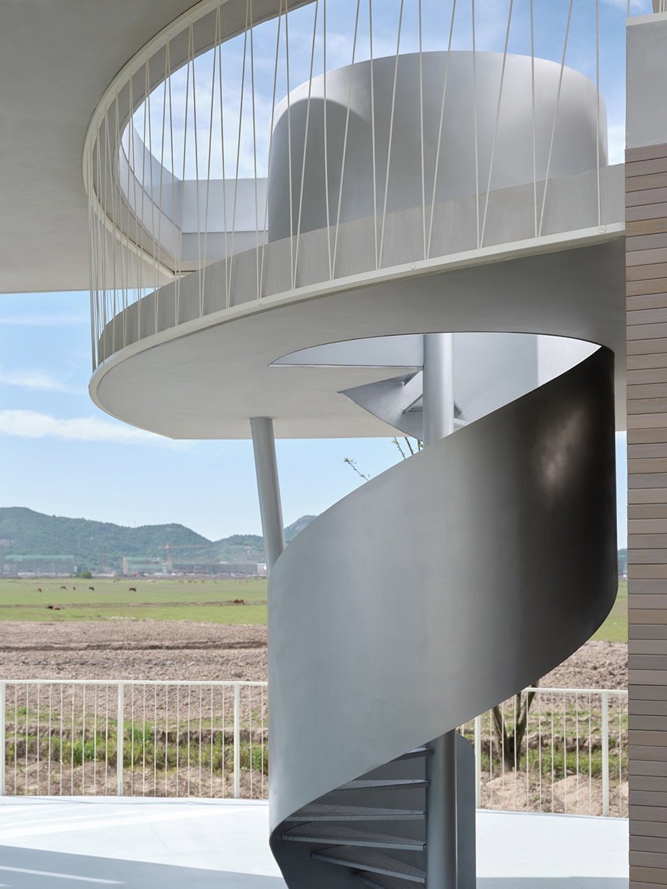 Dongdan Grassland Sea Ruins Station by Mur Mur Lab