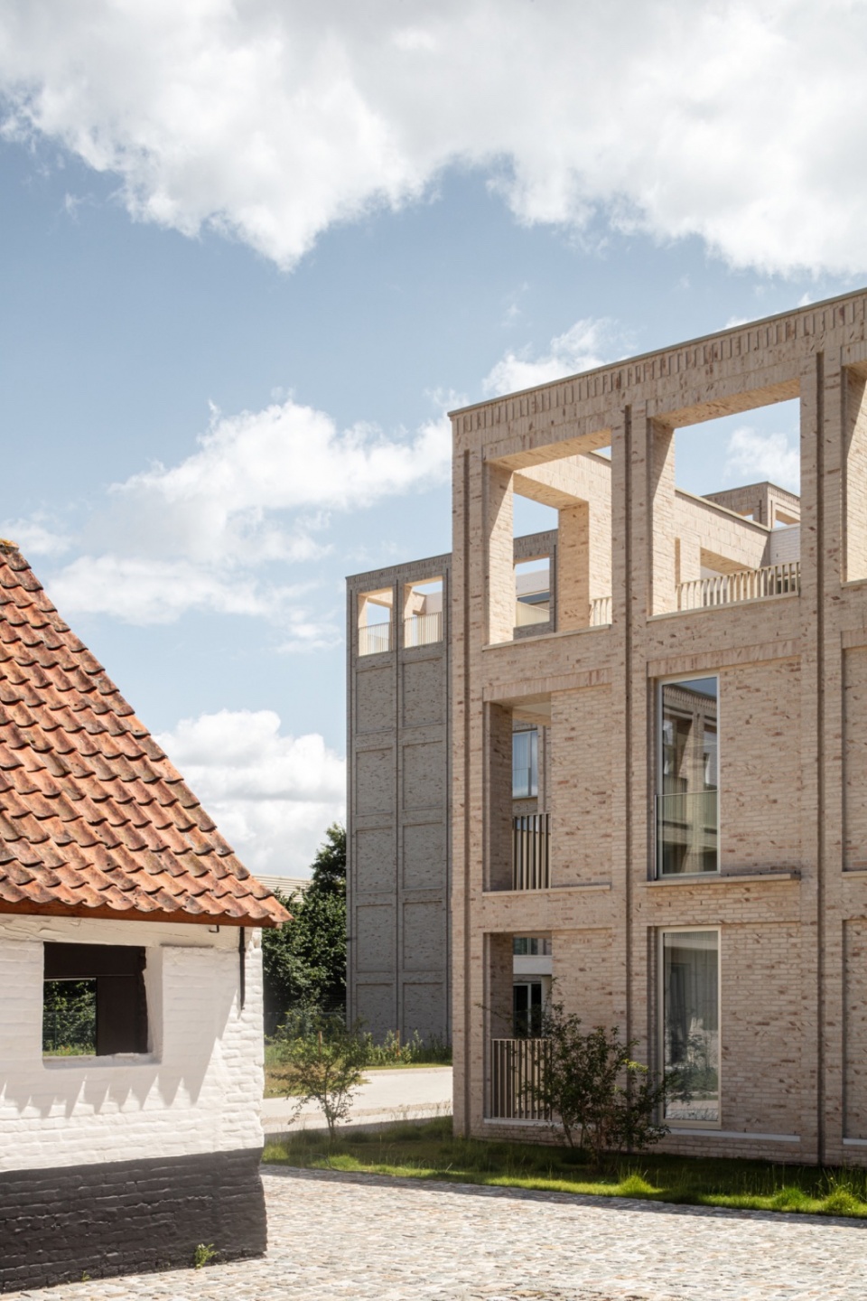Hutsepotstraat 54 apartments by WE S architects