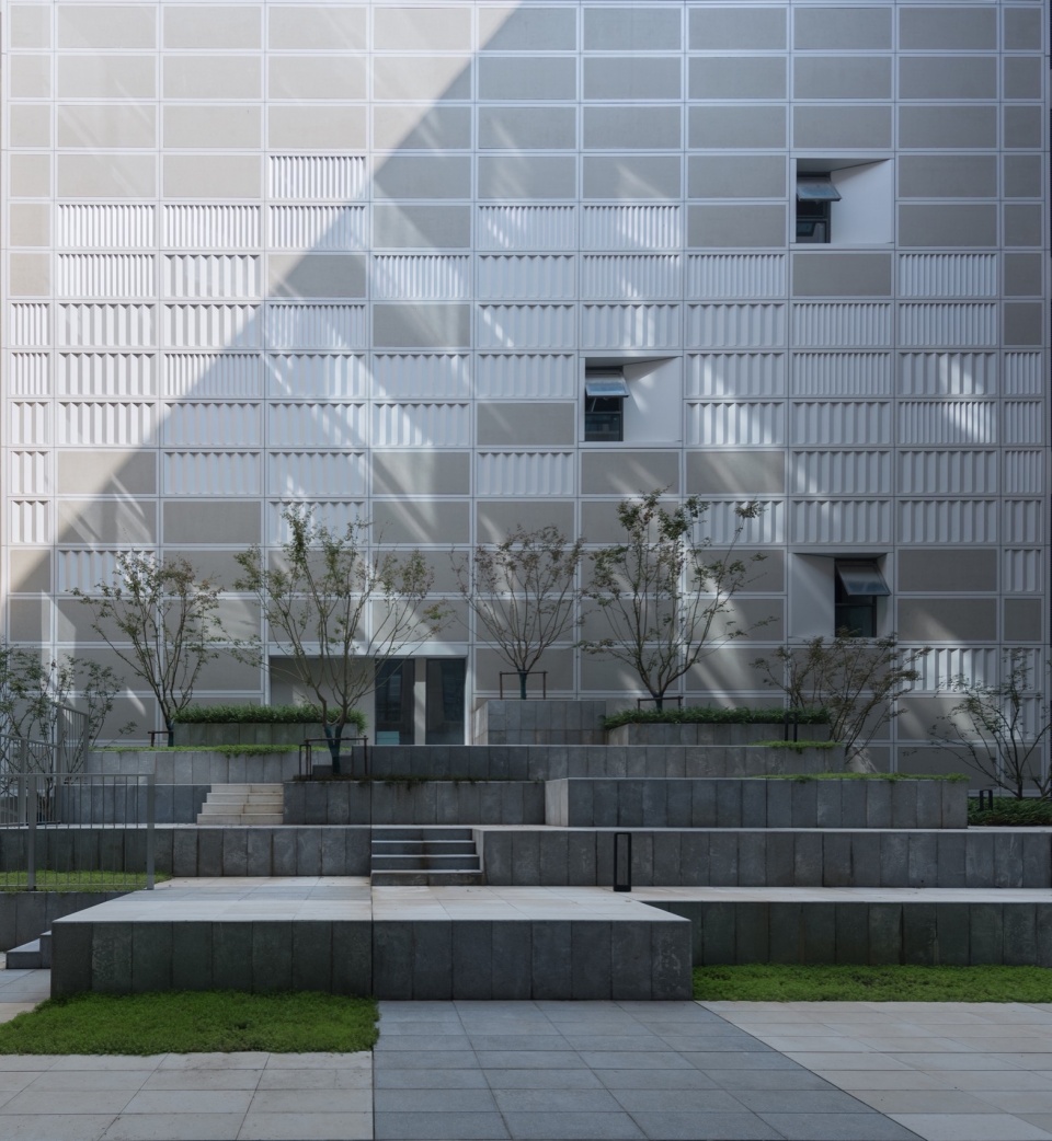 East Shanghai High School Senior Division by c d Design Center igz