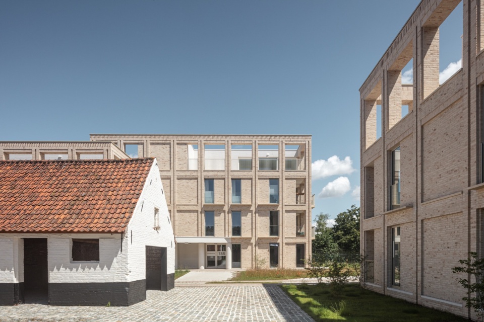 Hutsepotstraat 54 apartments by WE S architects