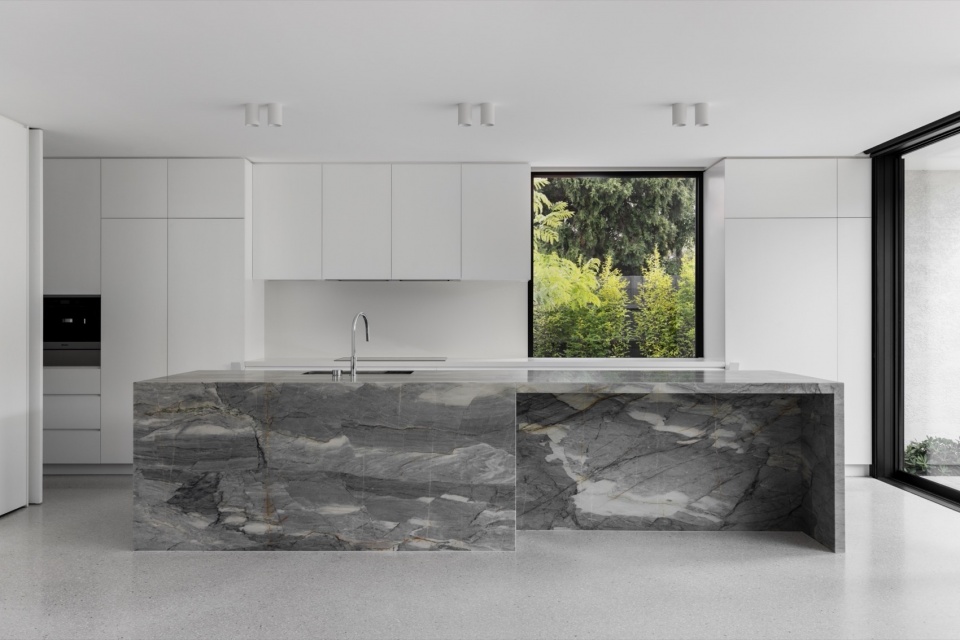 Kew House by Emma Tulloch Architects