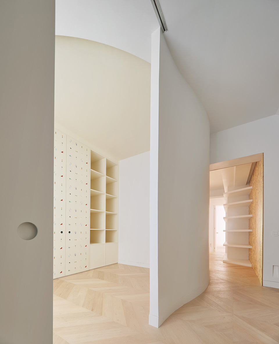 casamilc by lucas y hernandez gil arquitectos