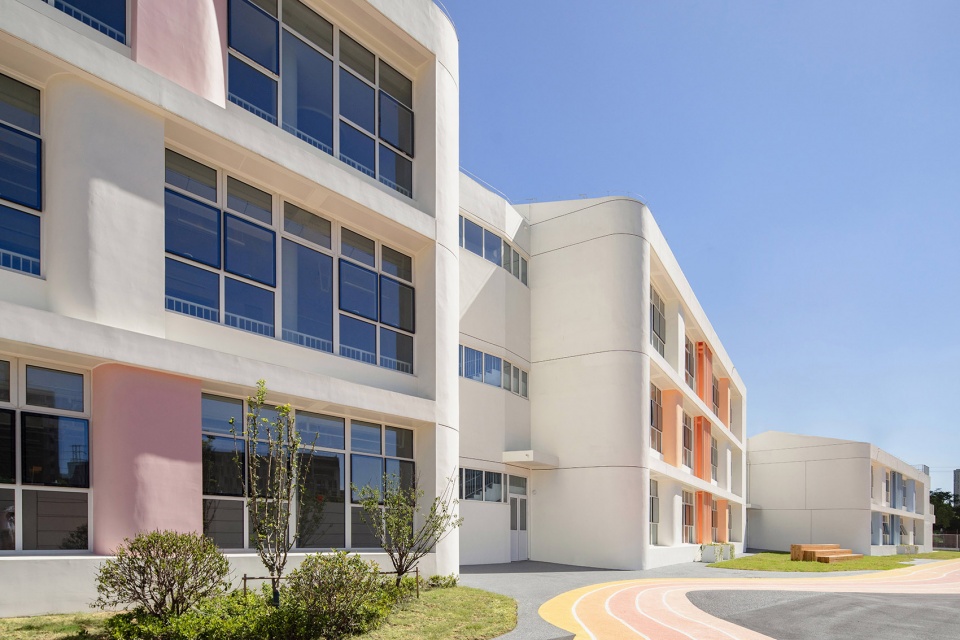 sky castle kindergarten by soft build architects