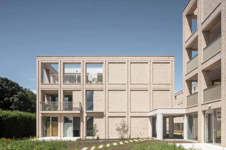Hutsepotstraat 54 apartments by WE S architects