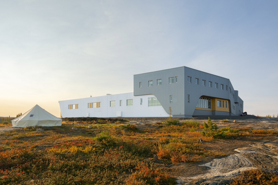 new isuarsivik regional recovery centre by evoq architecture