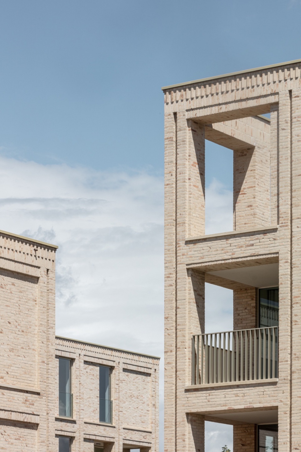 Hutsepotstraat 54 apartments by WE S architects