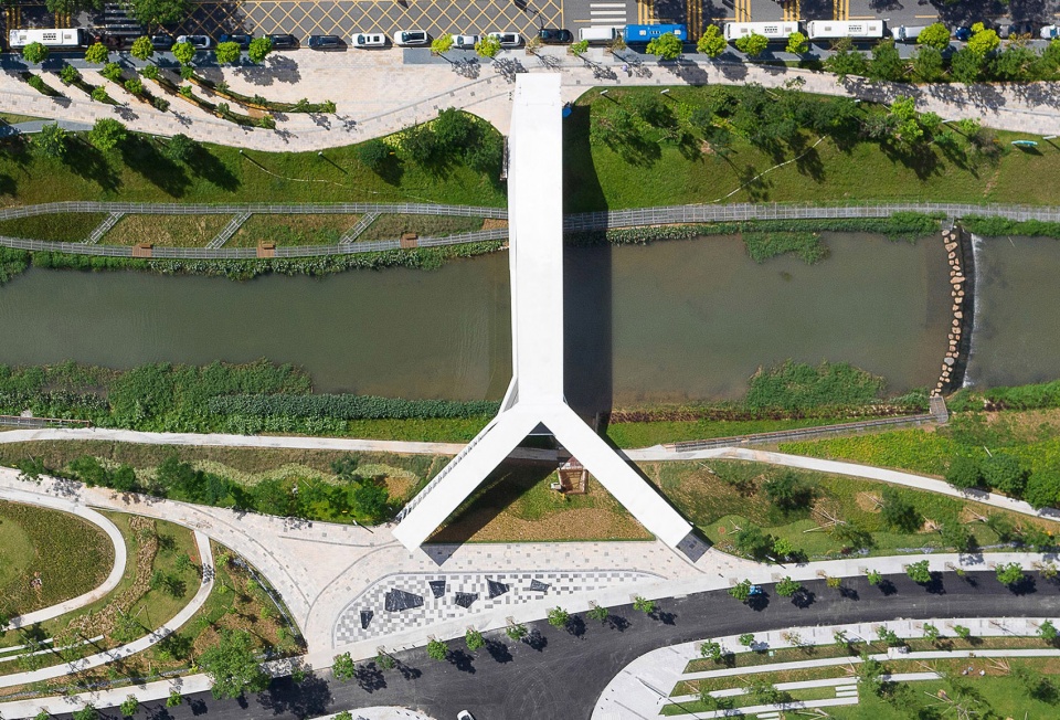 pedestrian bridge of pingshan high school china by node architecture urbanism