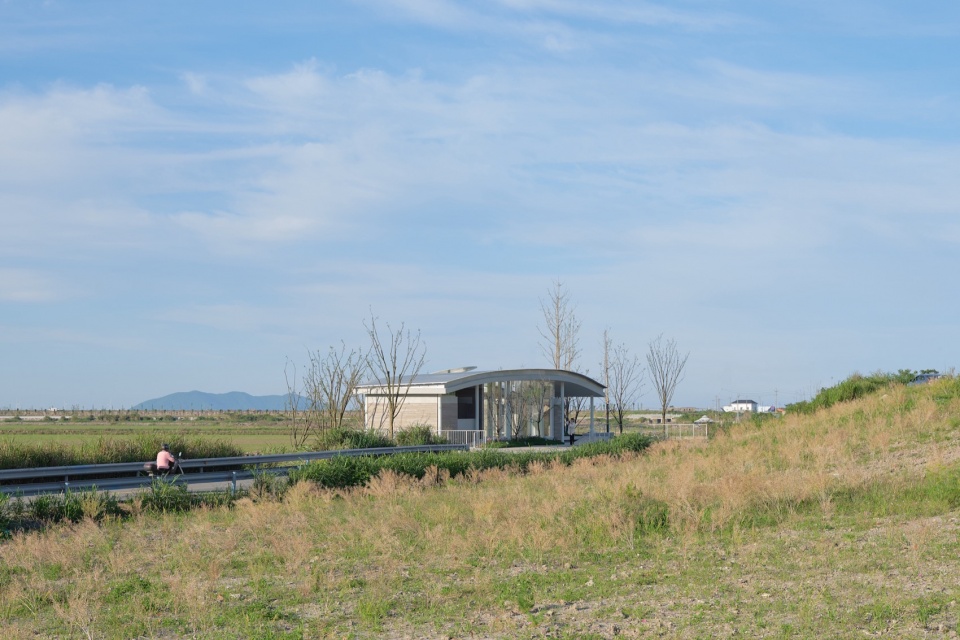 Dongdan Grassland Sea Ruins Station by Mur Mur Lab