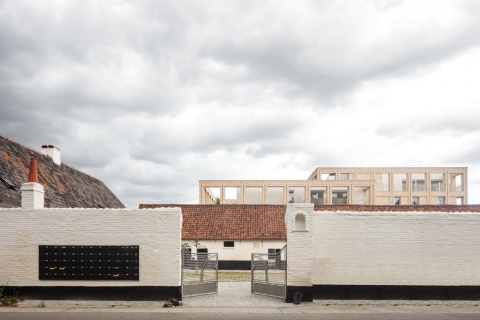 Hutsepotstraat 54 apartments by WE S architects