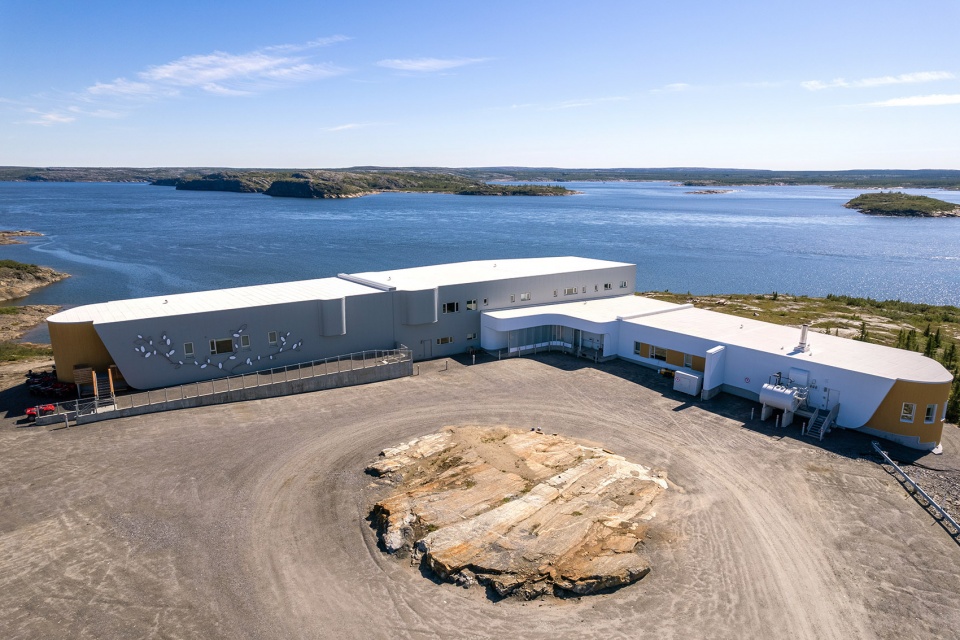 new isuarsivik regional recovery centre by evoq architecture