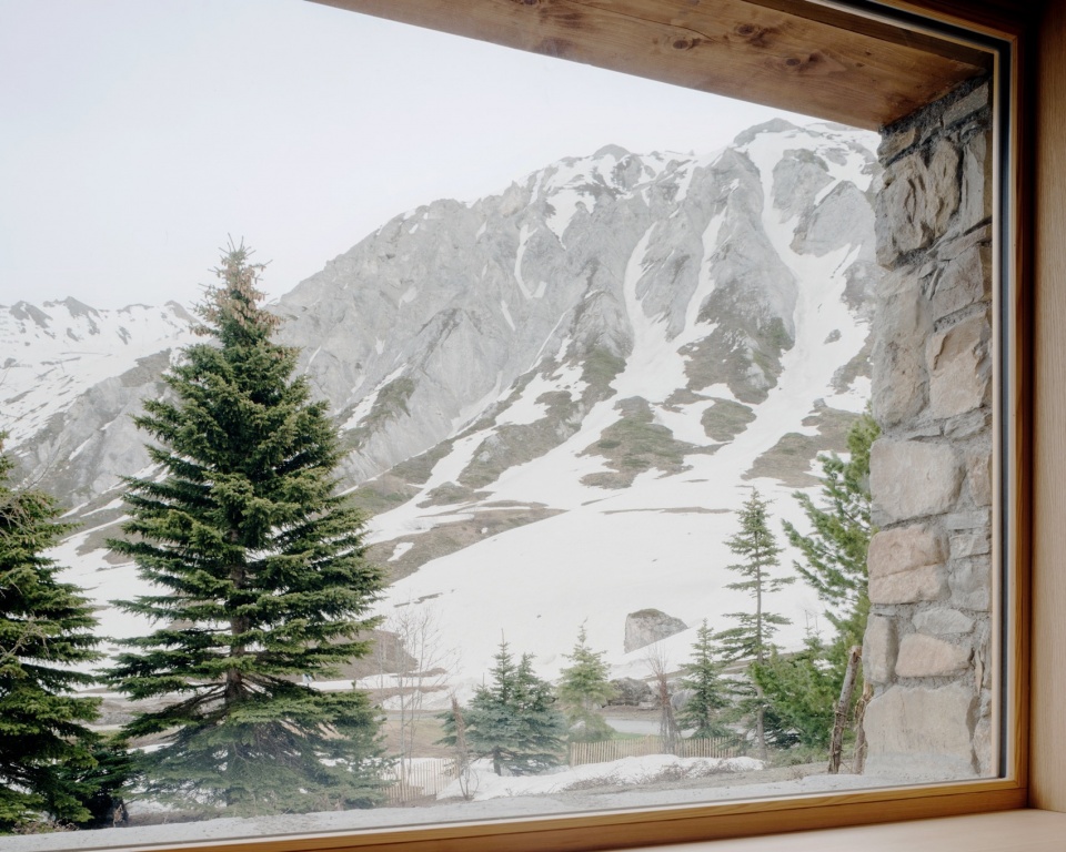mountain house iv by studio razavi architecture
