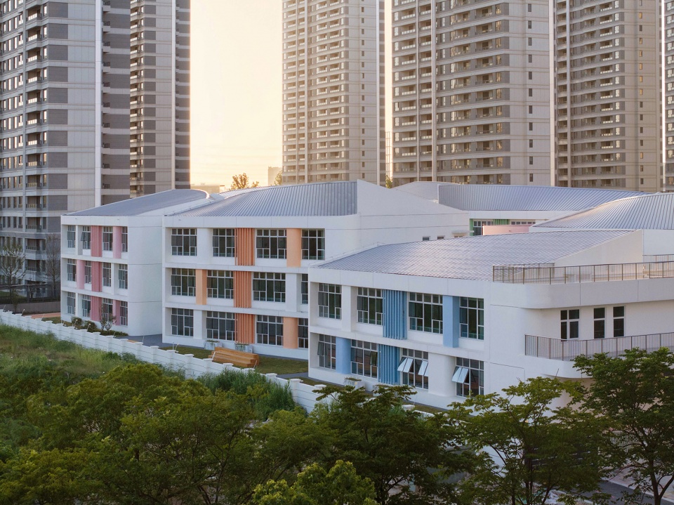 sky castle kindergarten by soft build architects