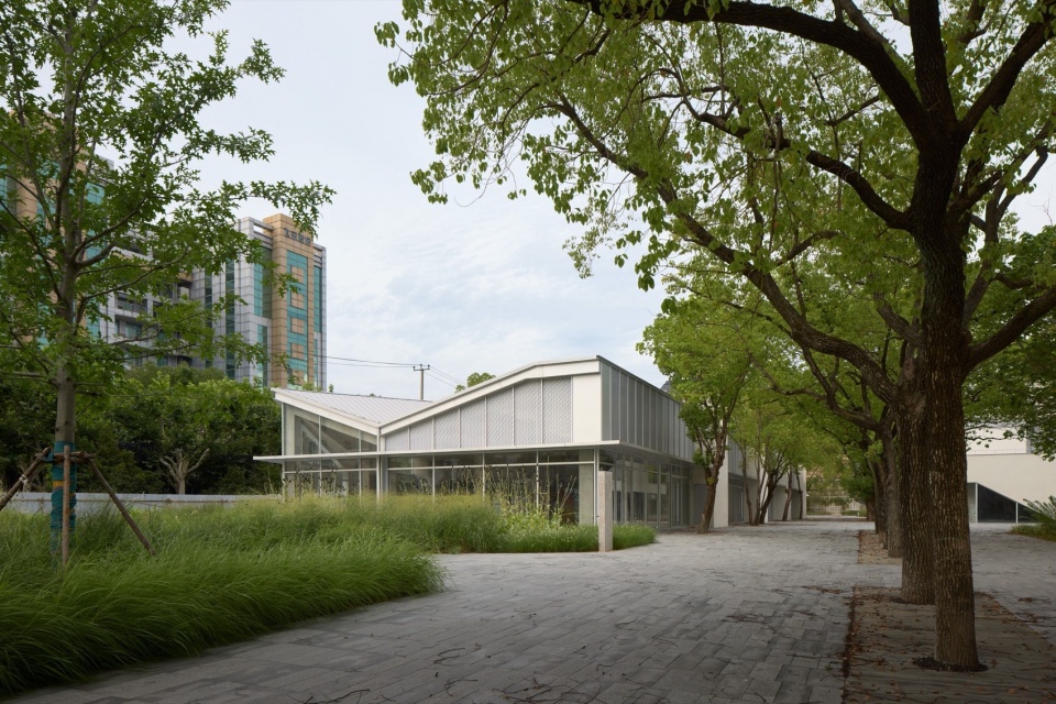 Renovation of Shanghai Relay Factory by HCCH Studio