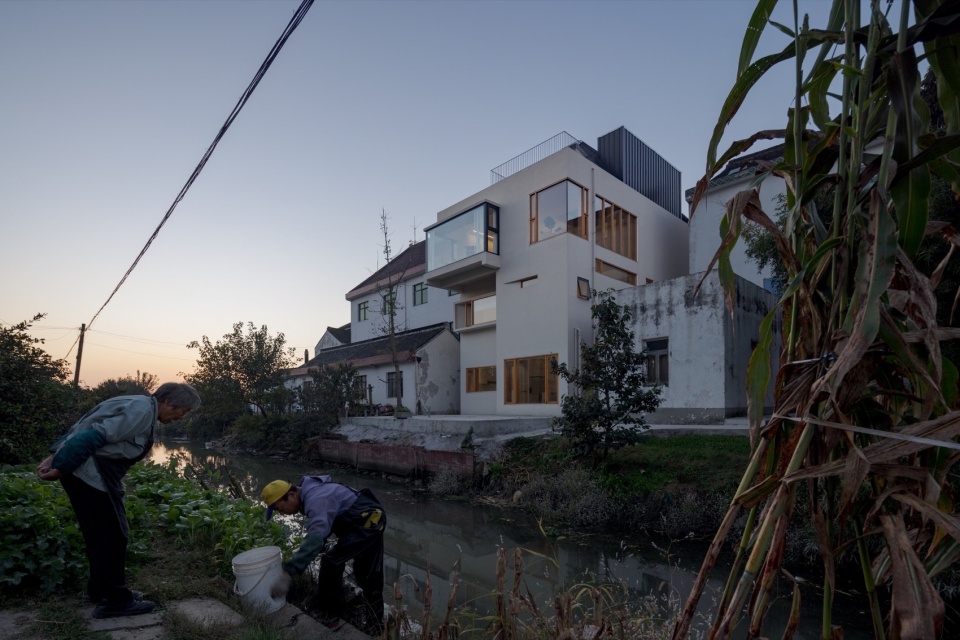 Mini south villa Shanghai by Displacement architectural design