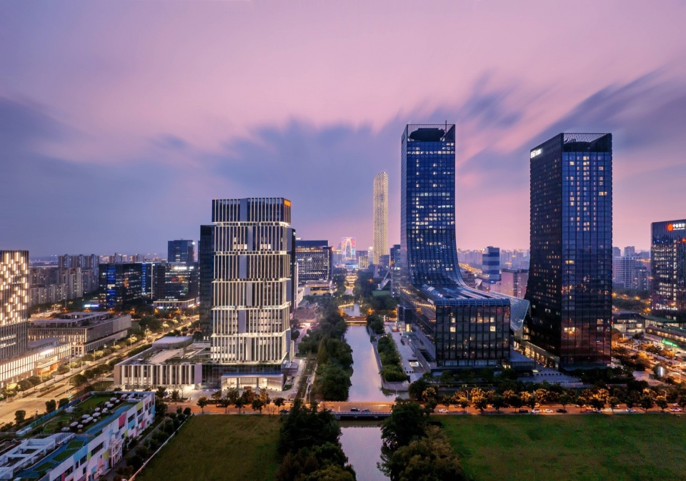 位于城市主轴线南侧©张超 Located on the southern side of the city’s main axis