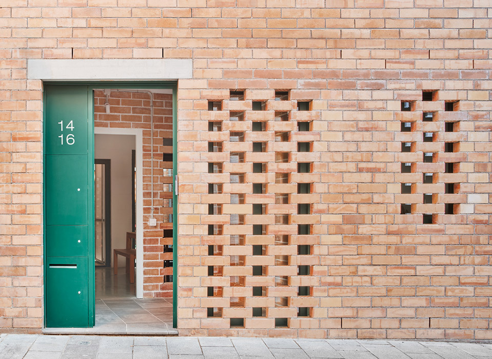103rav new row house in sabadell by vallribera arquitectes