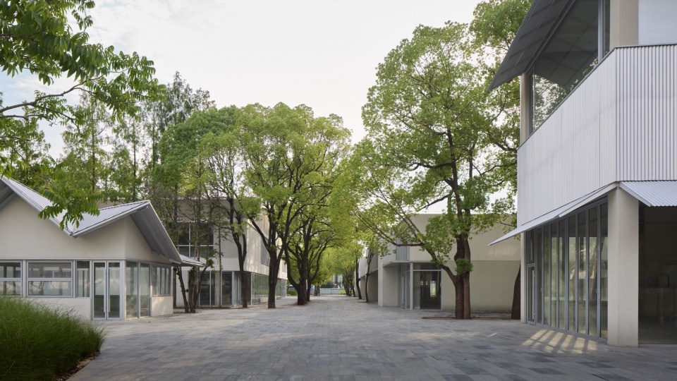 Renovation of Shanghai Relay Factory by HCCH Studio