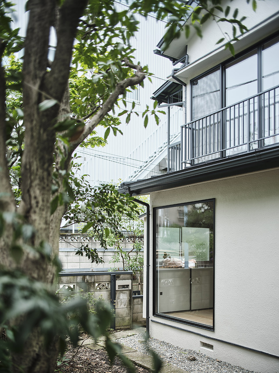 shirokanedai house by roovice