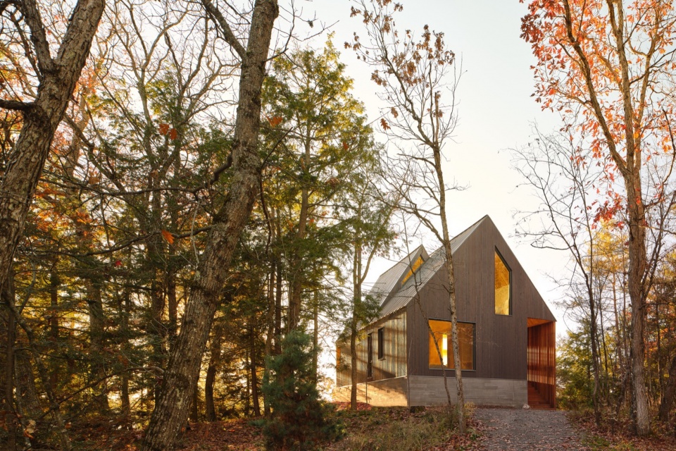 Bunkie On The Hill by Dubbeldam Architecture Design