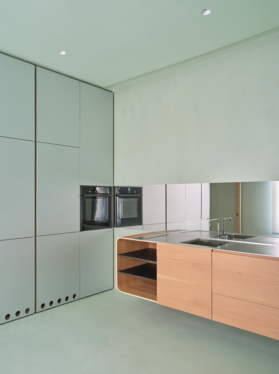 casamilc by lucas y hernandez gil arquitectos