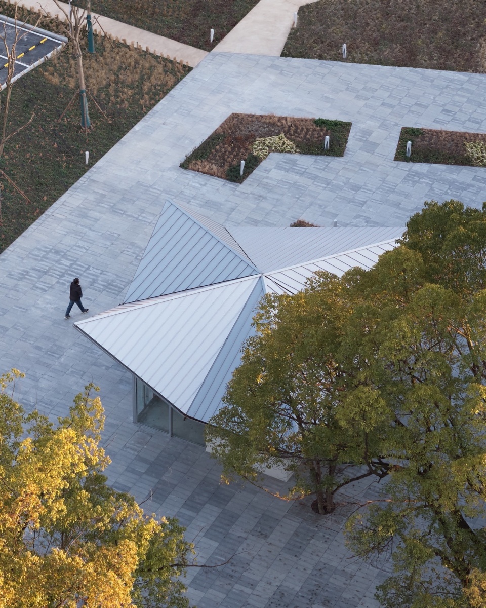 Renovation of Shanghai Relay Factory by HCCH Studio