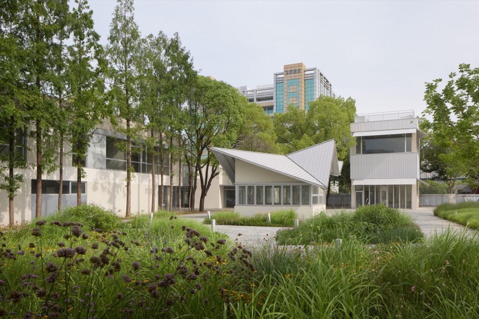 Renovation of Shanghai Relay Factory by HCCH Studio