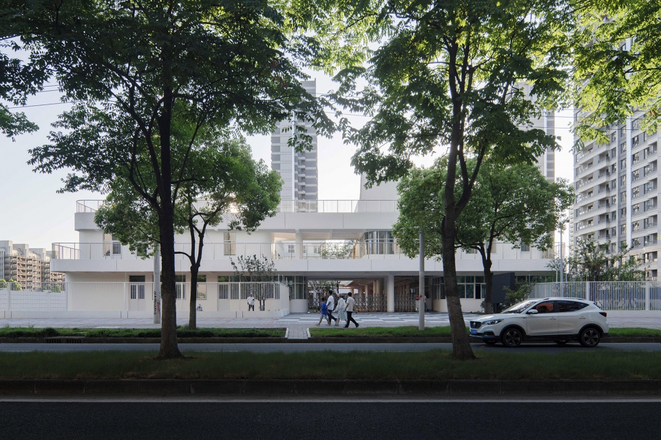 sky castle kindergarten by soft build architects