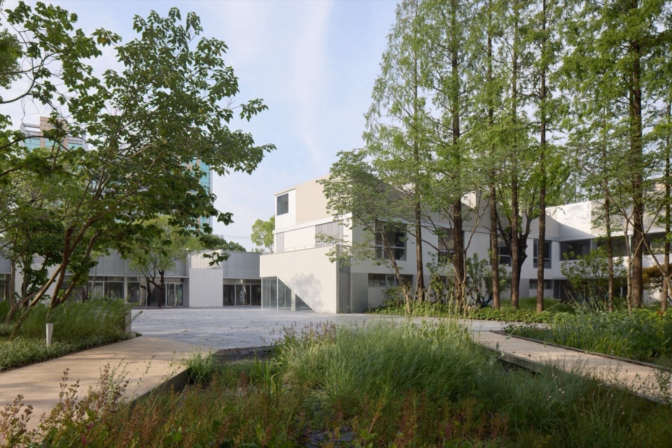 Renovation of Shanghai Relay Factory by HCCH Studio