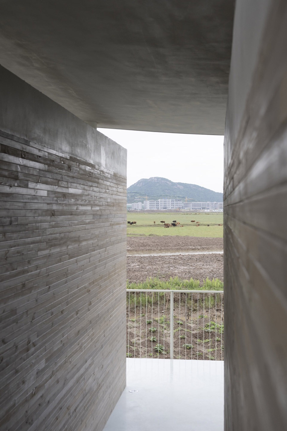 Dongdan Grassland Sea Ruins Station by Mur Mur Lab
