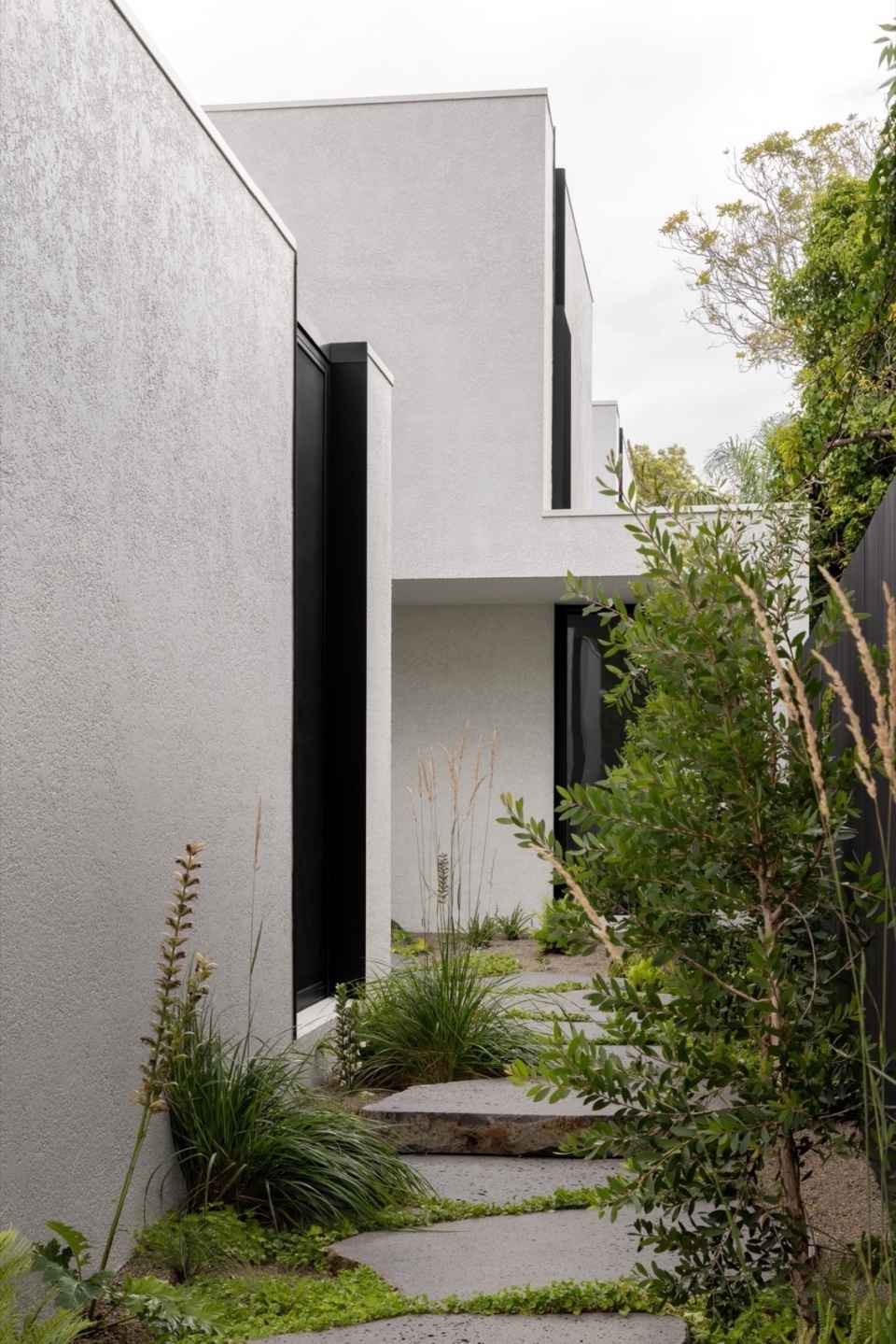 Kew House by Emma Tulloch Architects