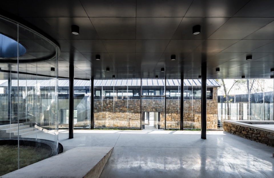 Chaoyuan Mount village lobby by Kong Xiangwei Studio