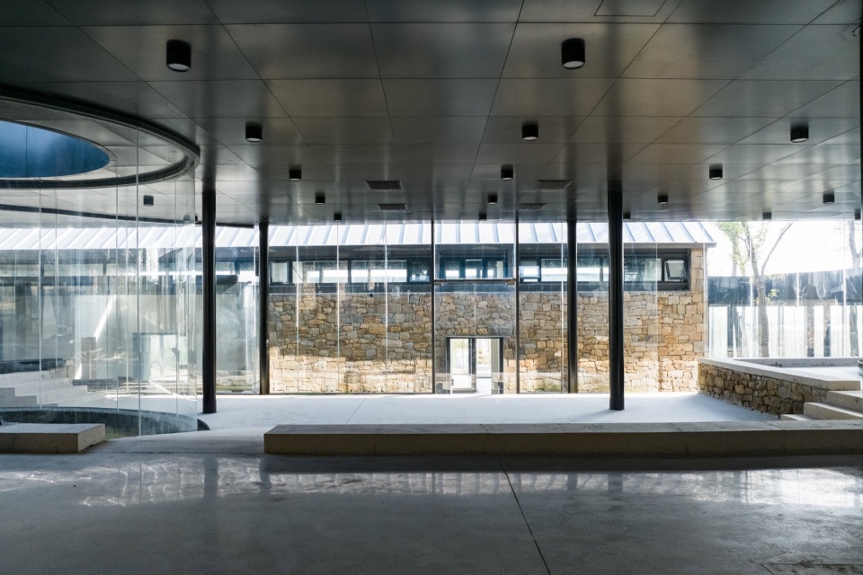 Chaoyuan Mount village lobby by Kong Xiangwei Studio